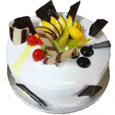 Garnishing Fruits Cake
